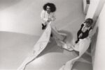 Stefania Miscetti e Maria Lai, durante la performance La leggenda di Maria Pietra, 6 giugno 1991, foto di Corinto Marianelli